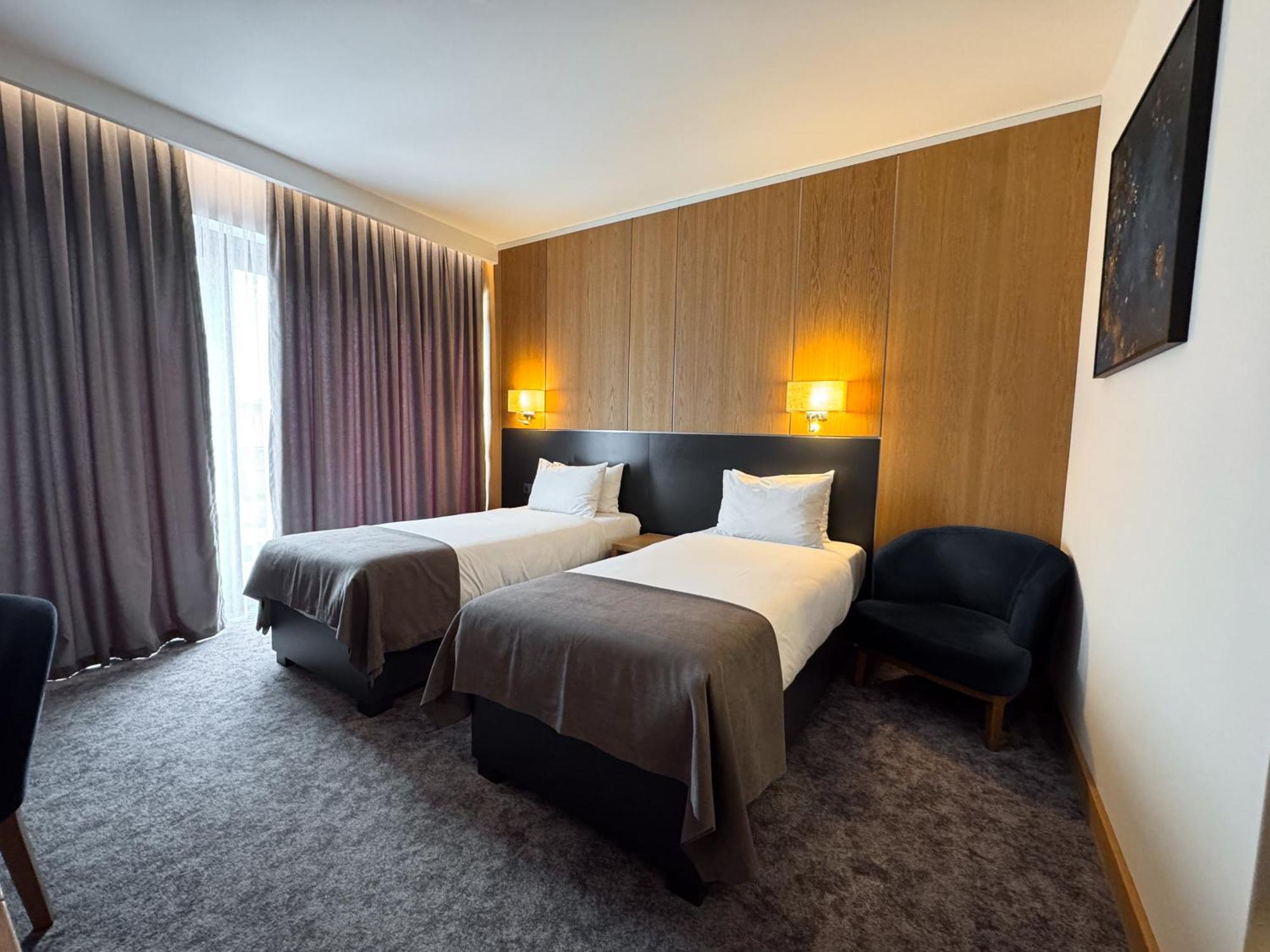 Gazda Hotel&Restaurant - Self Chek-In Jesenice  Bagian luar foto